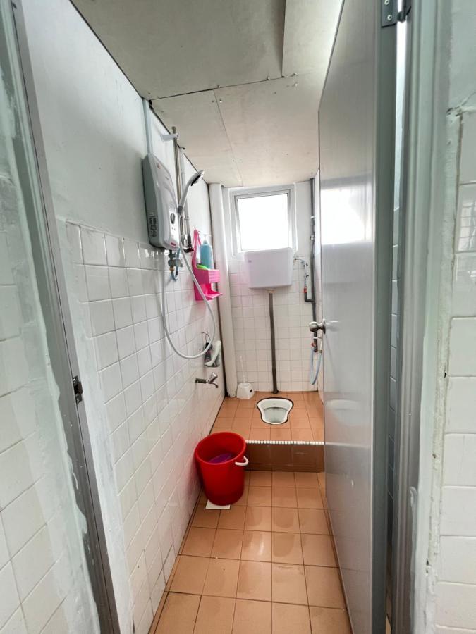 Jiaxin Dormitory - Puteri Wangsa 家馨旅舍 Ulu Tiram Exterior photo